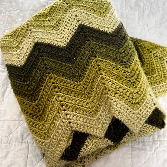 Handmade throw blanket green - Picture 7 of 9